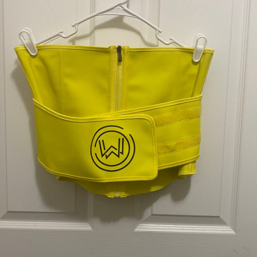 What Waist waist trainer… brand new only tried on.